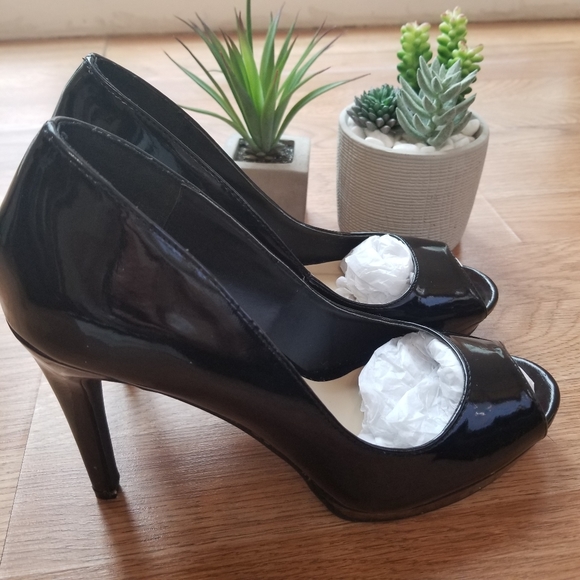 💕Black Wild Diva Peeptoe Heels💕 - Picture 3 of 8